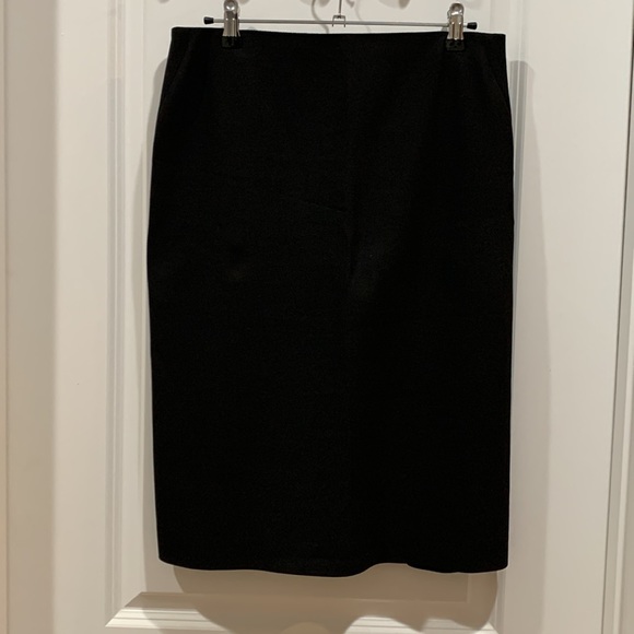 Massimo Dutti tailored skirt. Size 10 - Picture 6 of 10